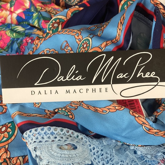 Dalia Mac Phee 2X dress! Beautiful print florals and chains! Lace and pleats - Picture 9 of 11